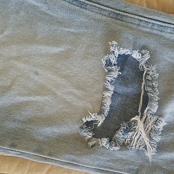 Distressed Cropped Jeans - 30 - Picture 2 of 5